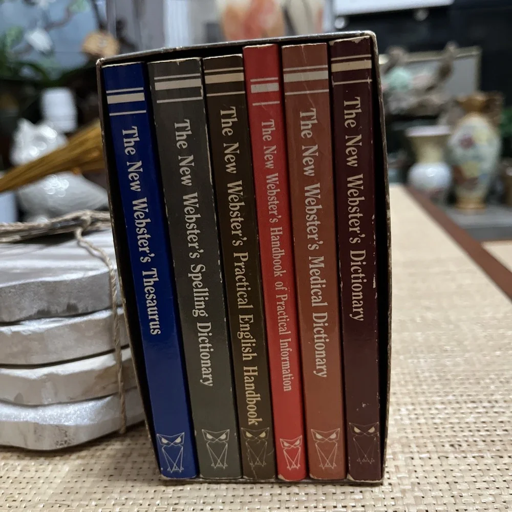 The New Lexicon-Webster's Desk Reference Library 6 Volumes
